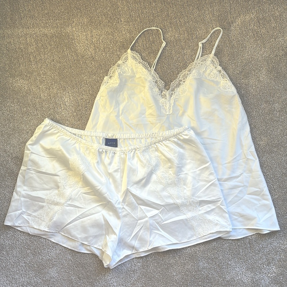 NWOT LARGE WOMENS PJ SET